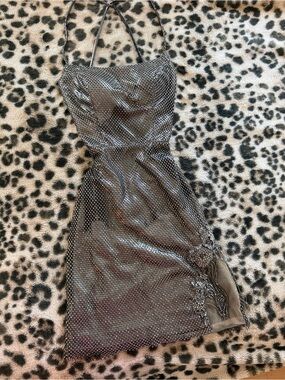 VIENNA HOMECOMING SILVER METALLIC SHIMMERING SEQUIN MINI DRESS SIZE 0